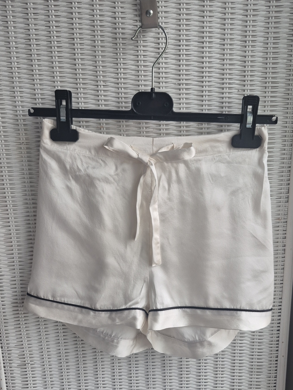 Elise White Silk Women's Shorts Size Small